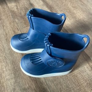 Butler kids rubber boot over boot size 11 in navy